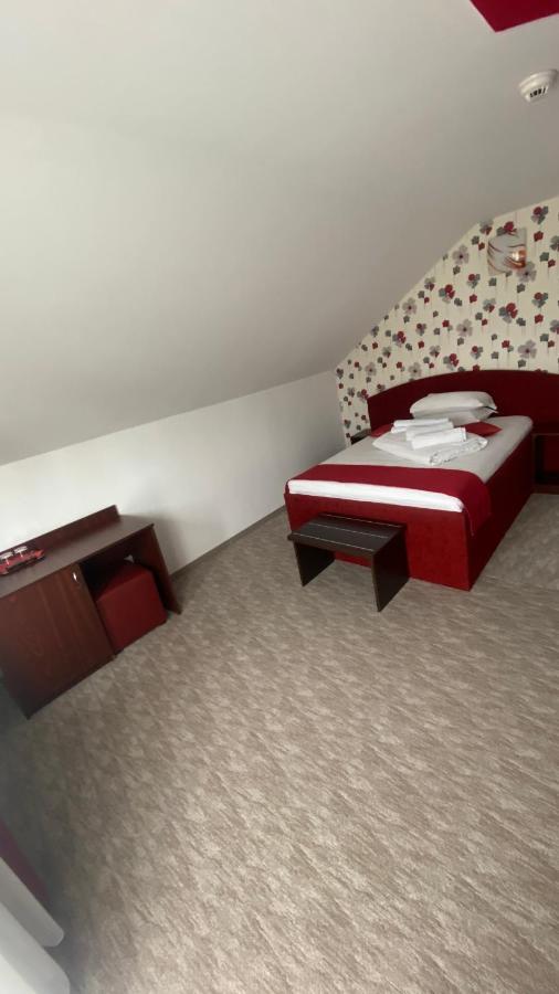 Pension La Viorel Isaila ซีบิว ภายนอก รูปภาพ