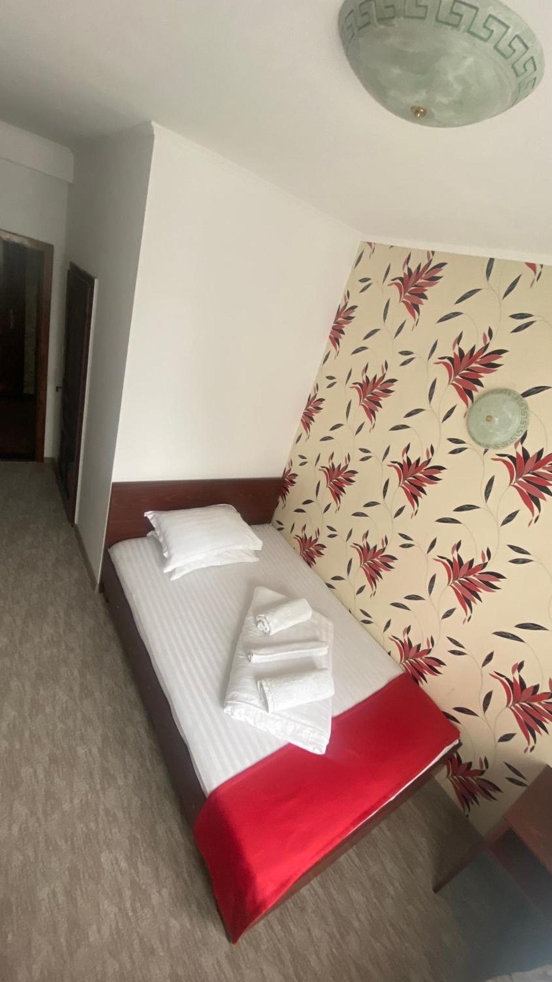 Pension La Viorel Isaila ซีบิว ภายนอก รูปภาพ
