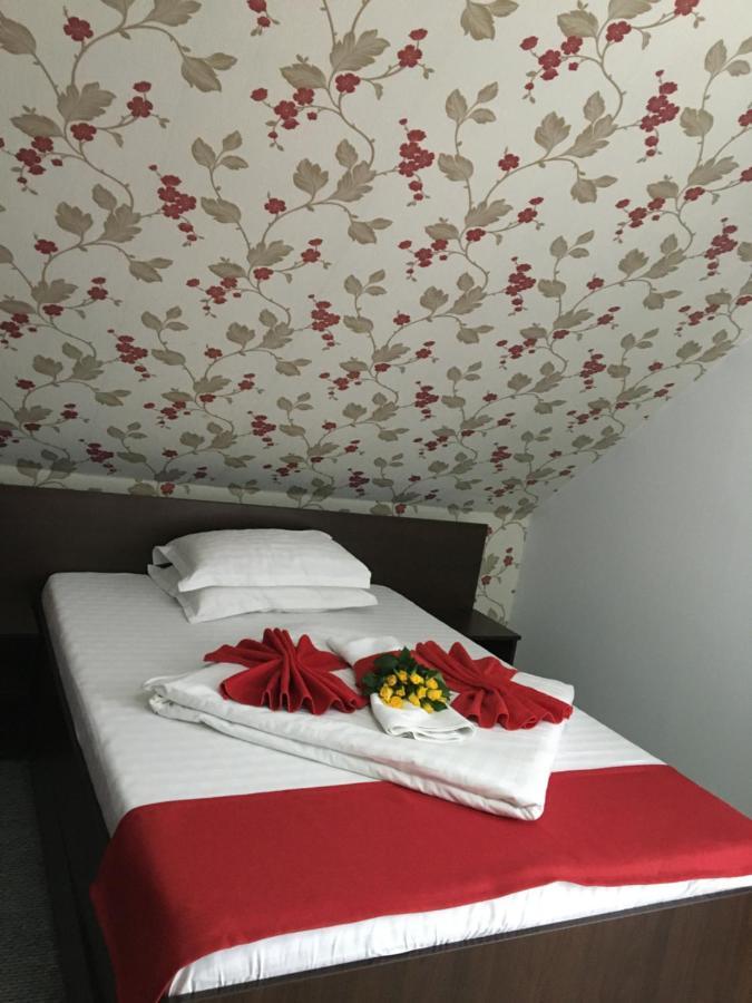 Pension La Viorel Isaila ซีบิว ภายนอก รูปภาพ